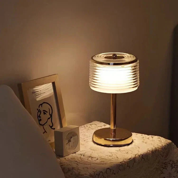 Cirvella | Lampka nocna LED ze szklanym kloszem