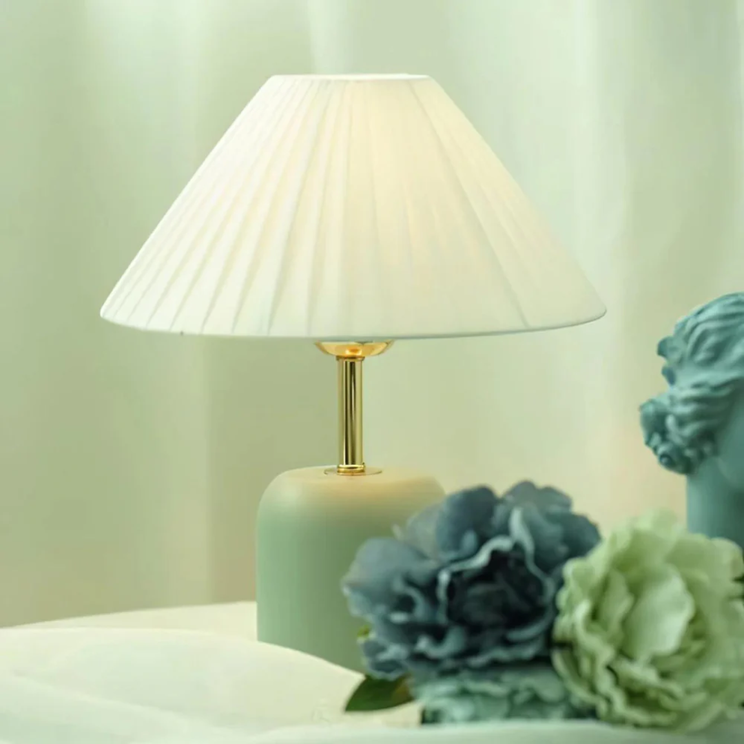Nordora | Skandynawska lampa stołowa