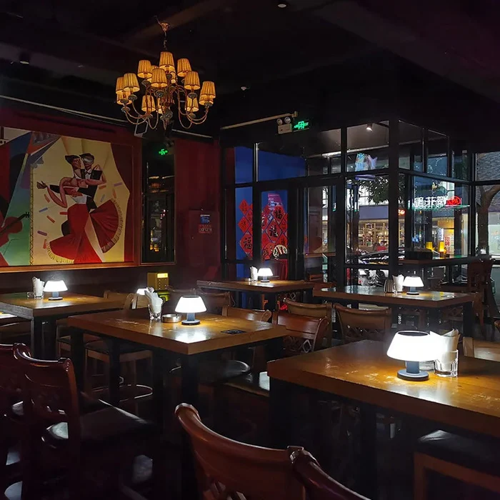 Sorelia | Lampa stołowa LED z kloszem