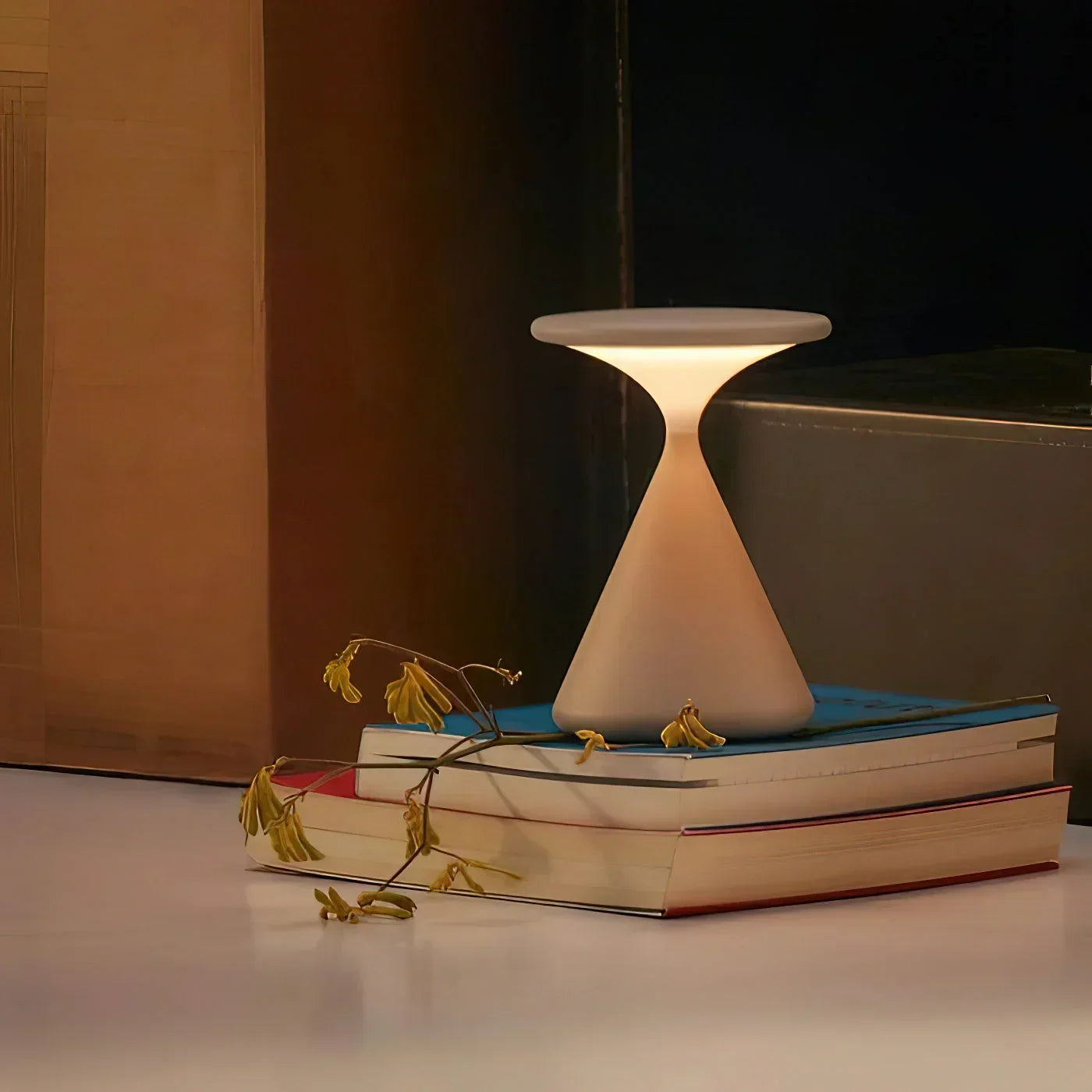 Virella | Współczesna designerska lampa stołowa