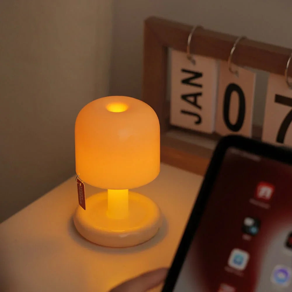 Minora | Przenośna mini lampka stołowa