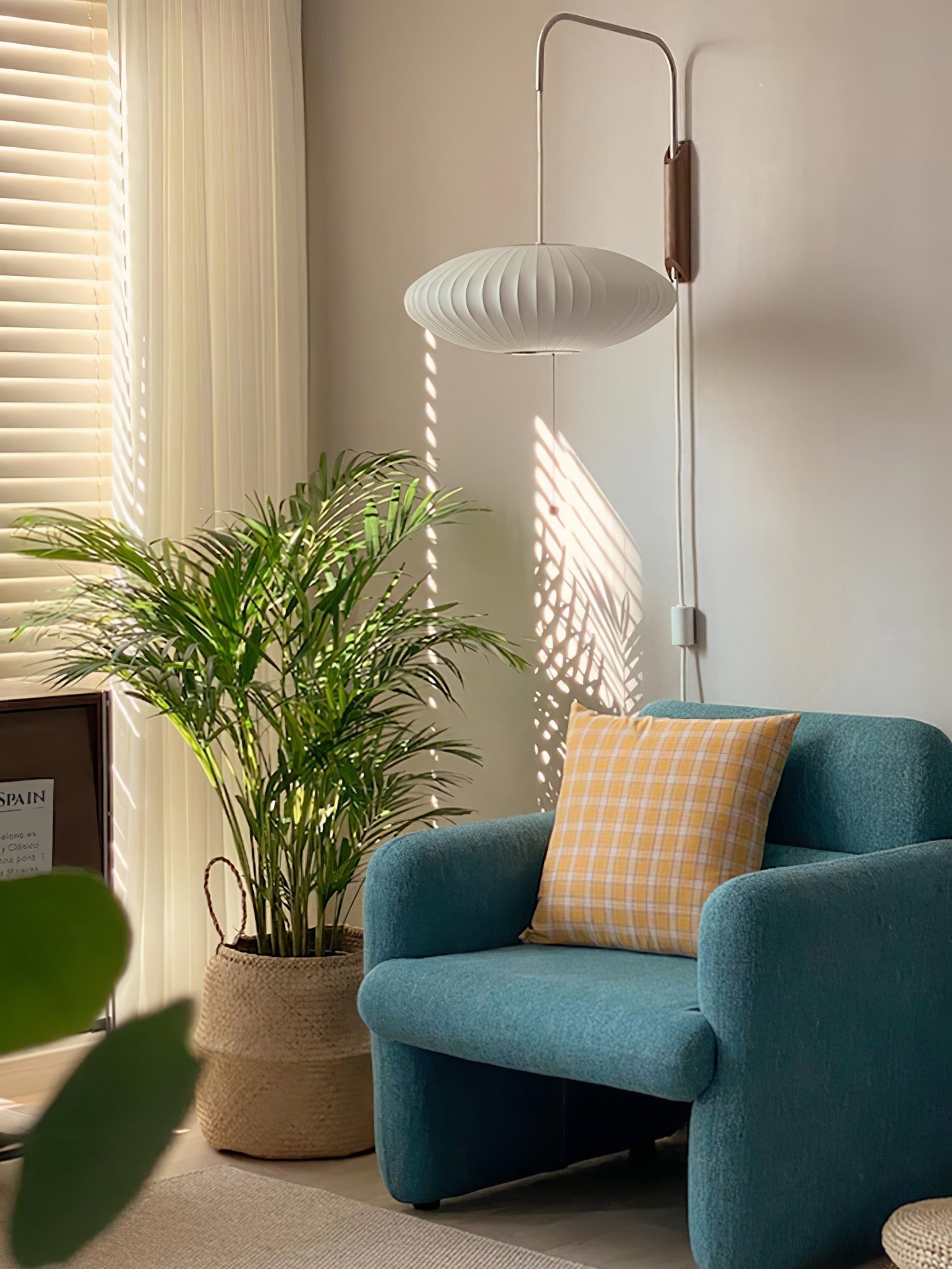 Eryvia | Owalna lampa ścienna z tkaniny