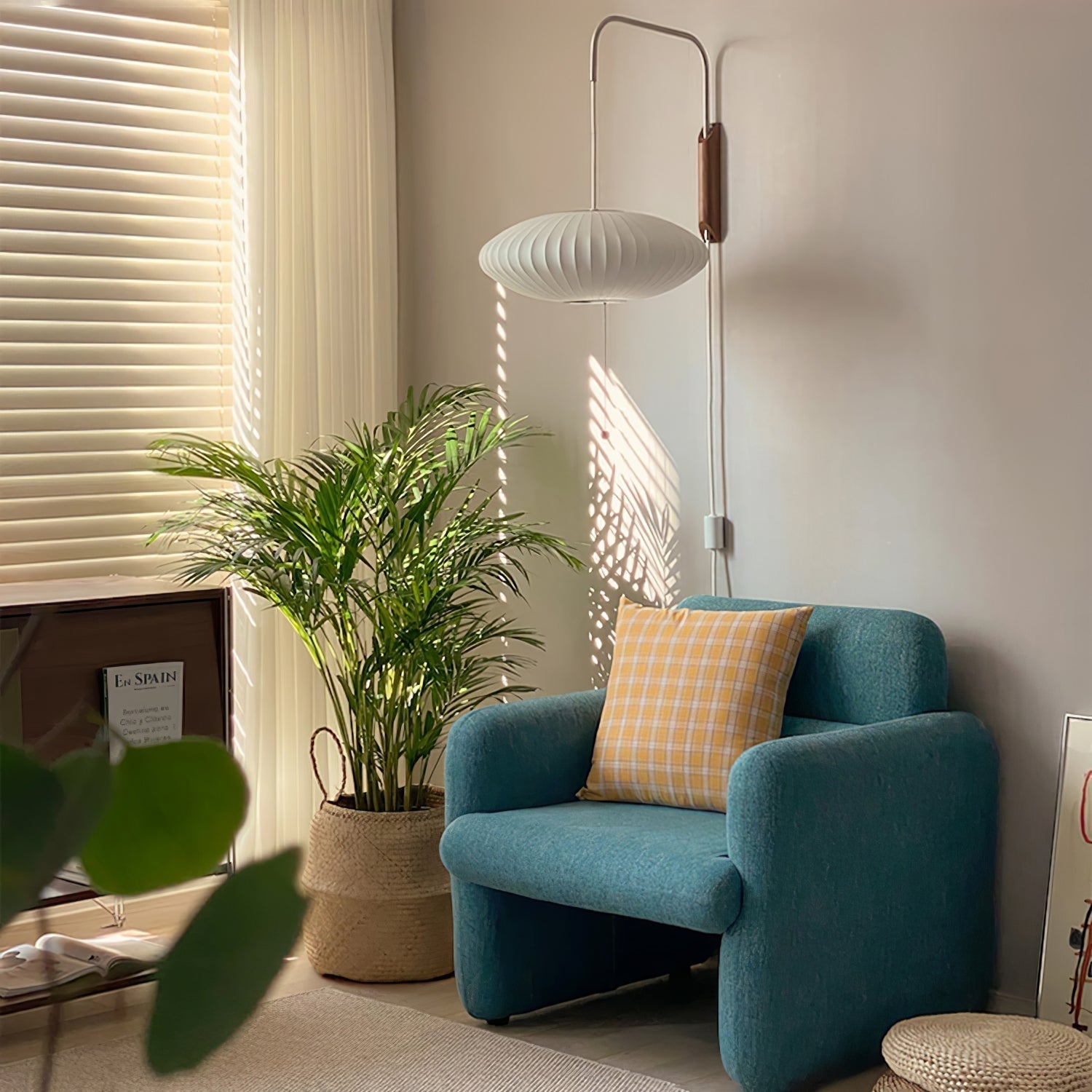 Eryvia | Owalna lampa ścienna z tkaniny