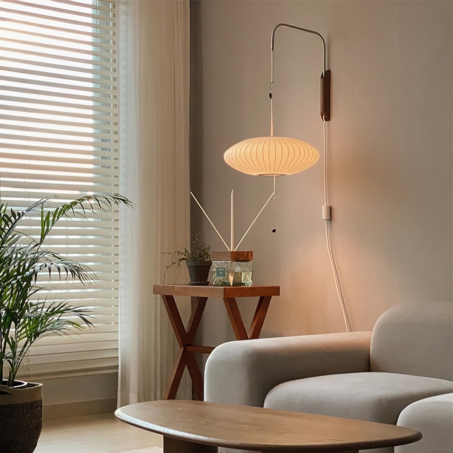 Eryvia | Owalna lampa ścienna z tkaniny