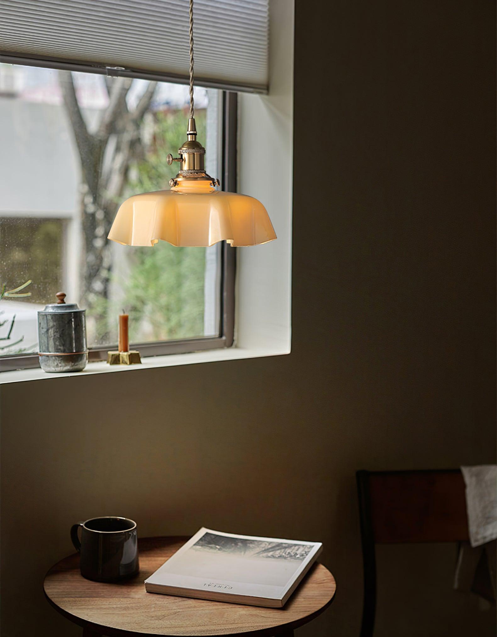 Valdina | Klosz do lampy wiszącej z falistym brzegiem