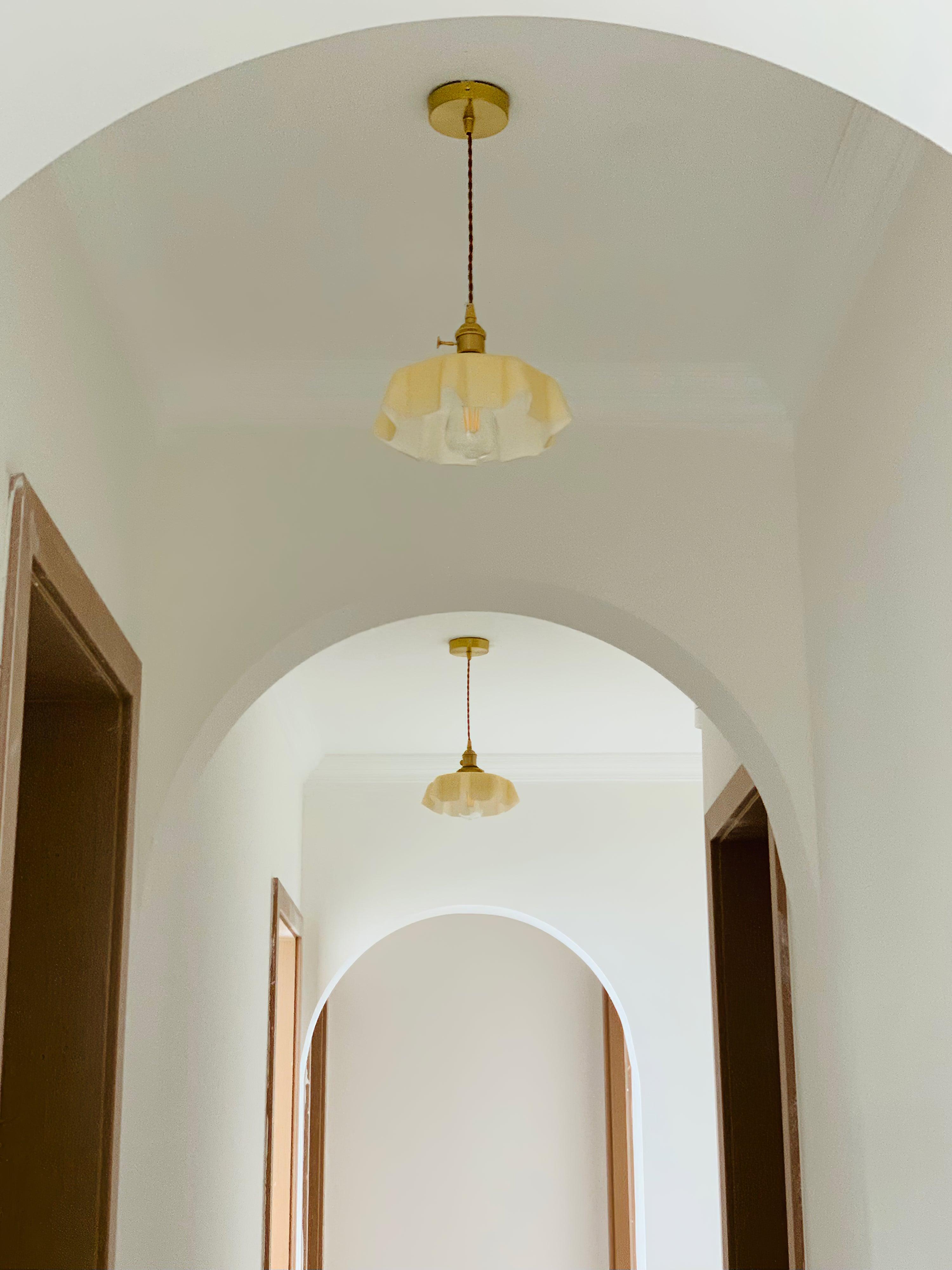 Valdina | Klosz do lampy wiszącej z falistym brzegiem