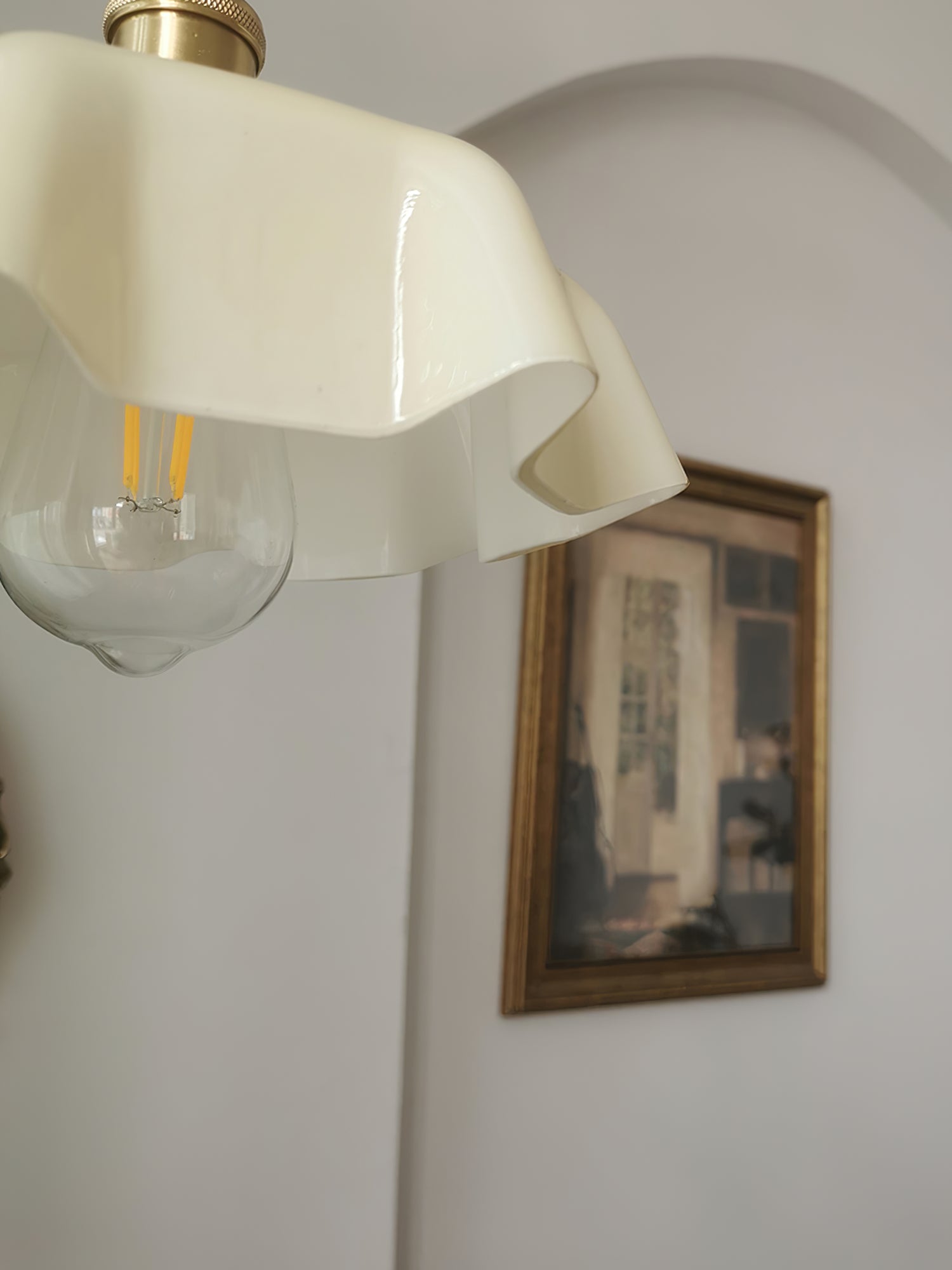 Valdina | Klosz do lampy wiszącej z falistym brzegiem