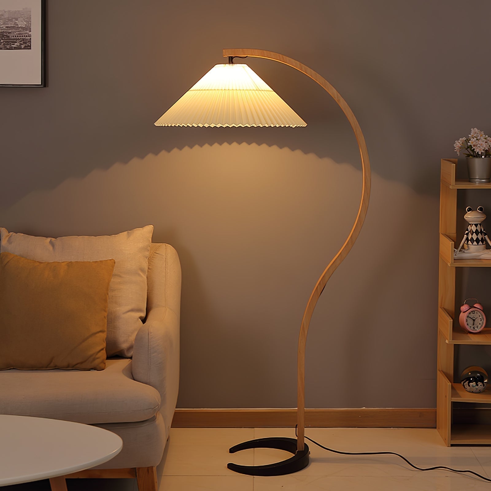 Clavina | Zakrzywiona drewniana lampa podłogowa