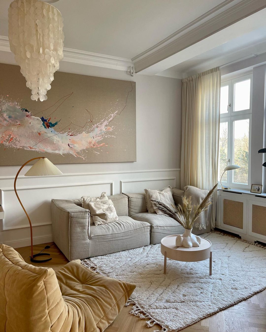 Clavina | Zakrzywiona drewniana lampa podłogowa