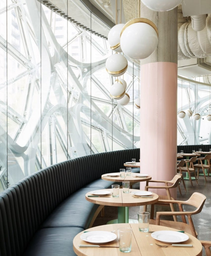 Solenne | Lampa wisząca kulista z złotymi akcentami