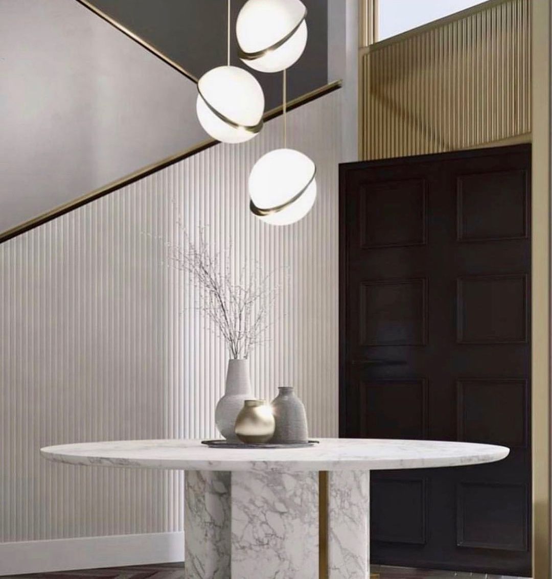 Solenne | Lampa wisząca kulista z złotymi akcentami