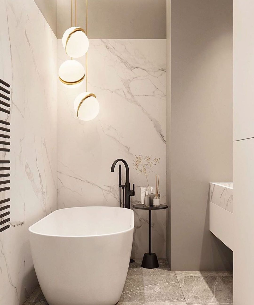 Solenne | Lampa wisząca kulista z złotymi akcentami