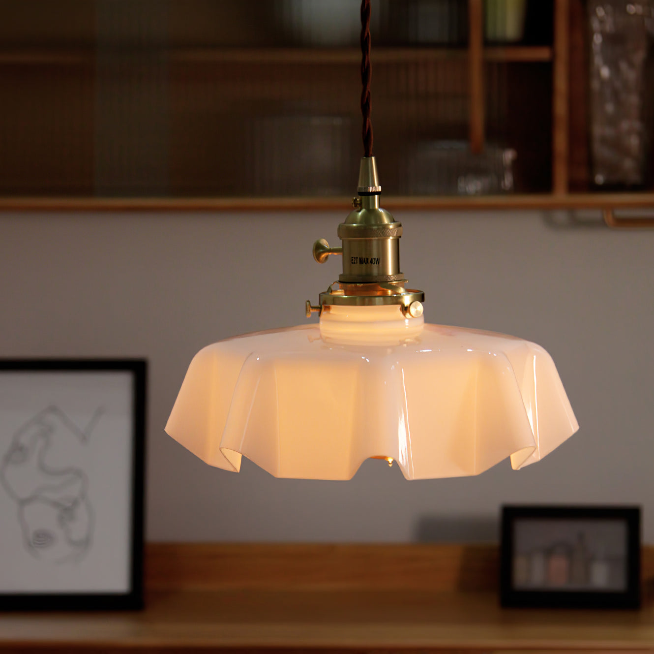 Valdina | Klosz do lampy wiszącej z falistym brzegiem