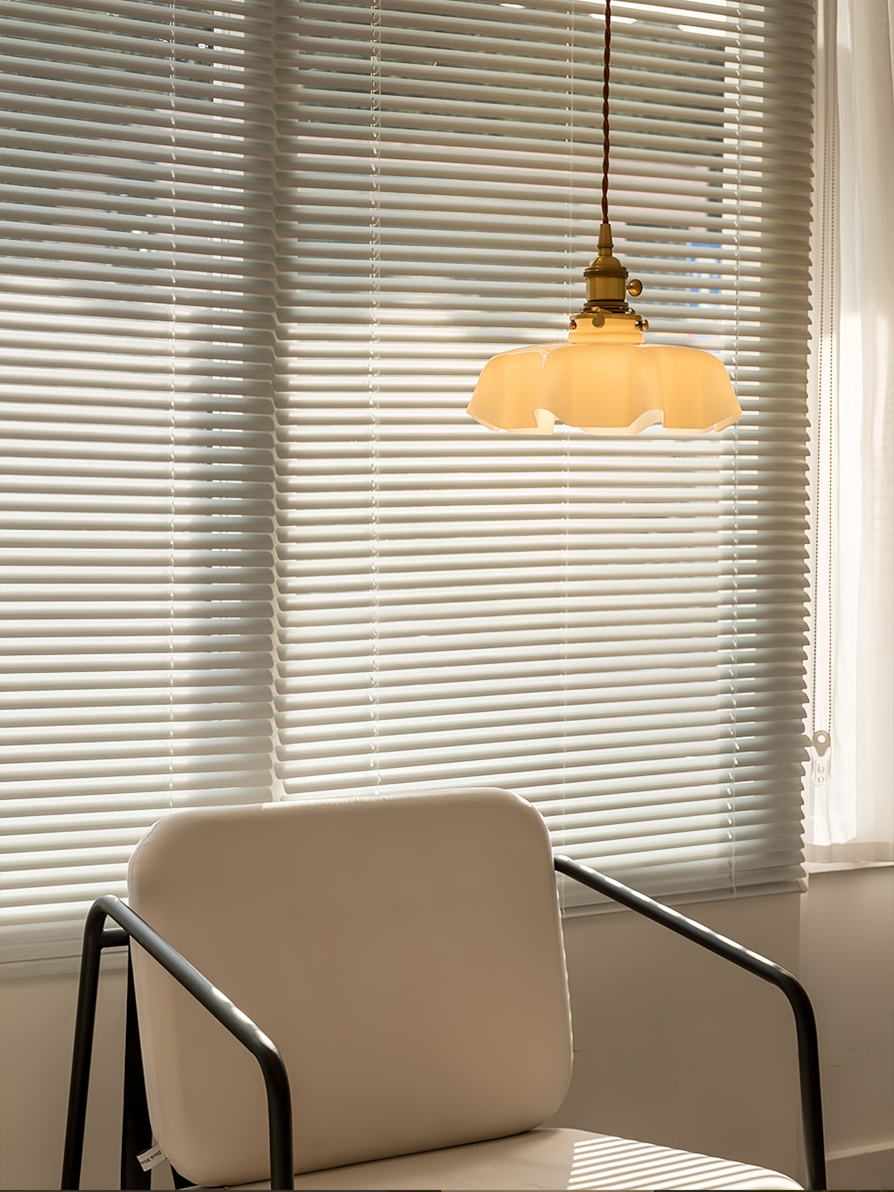 Valdina | Klosz do lampy wiszącej z falistym brzegiem