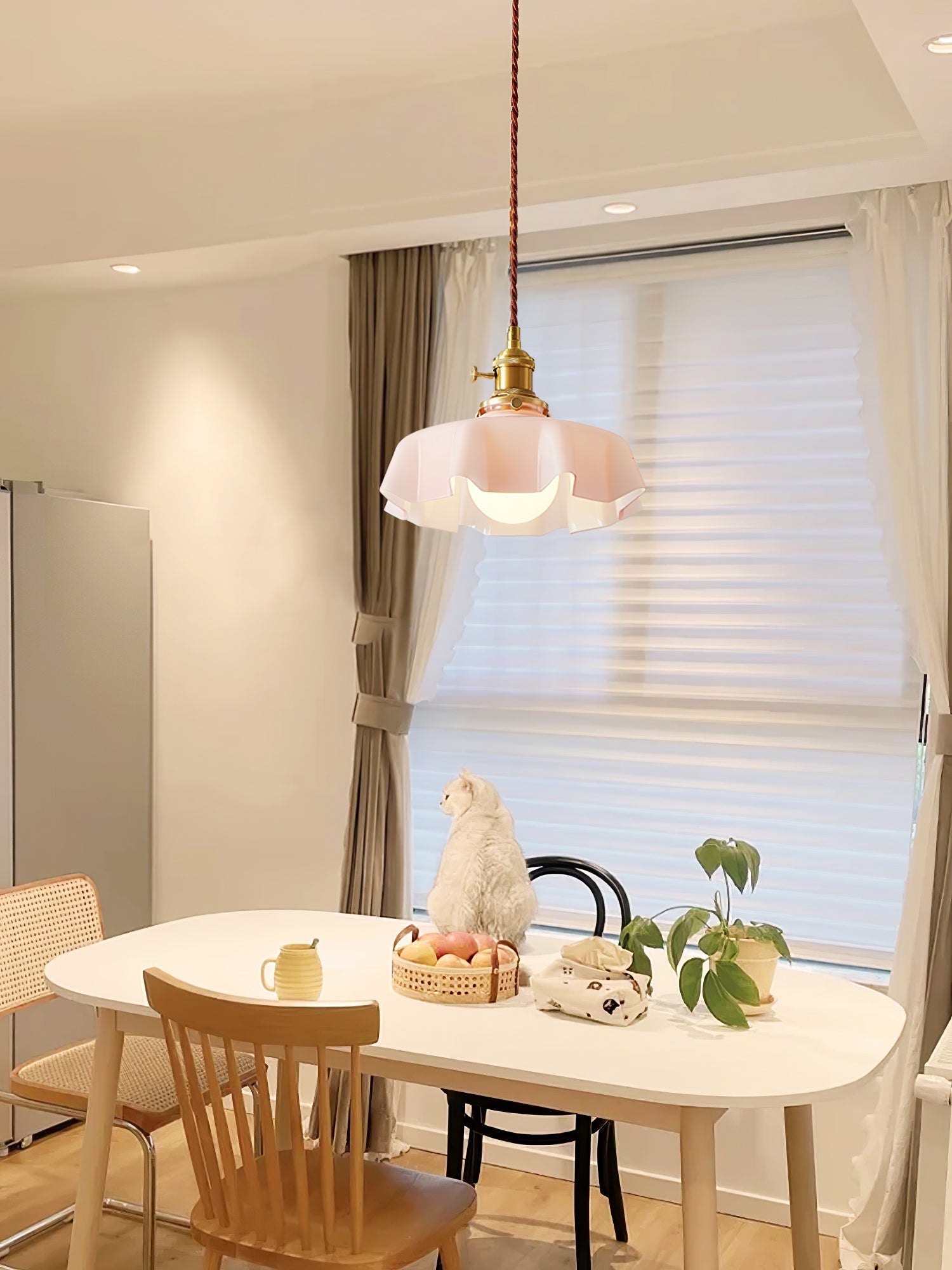 Valdina | Klosz do lampy wiszącej z falistym brzegiem