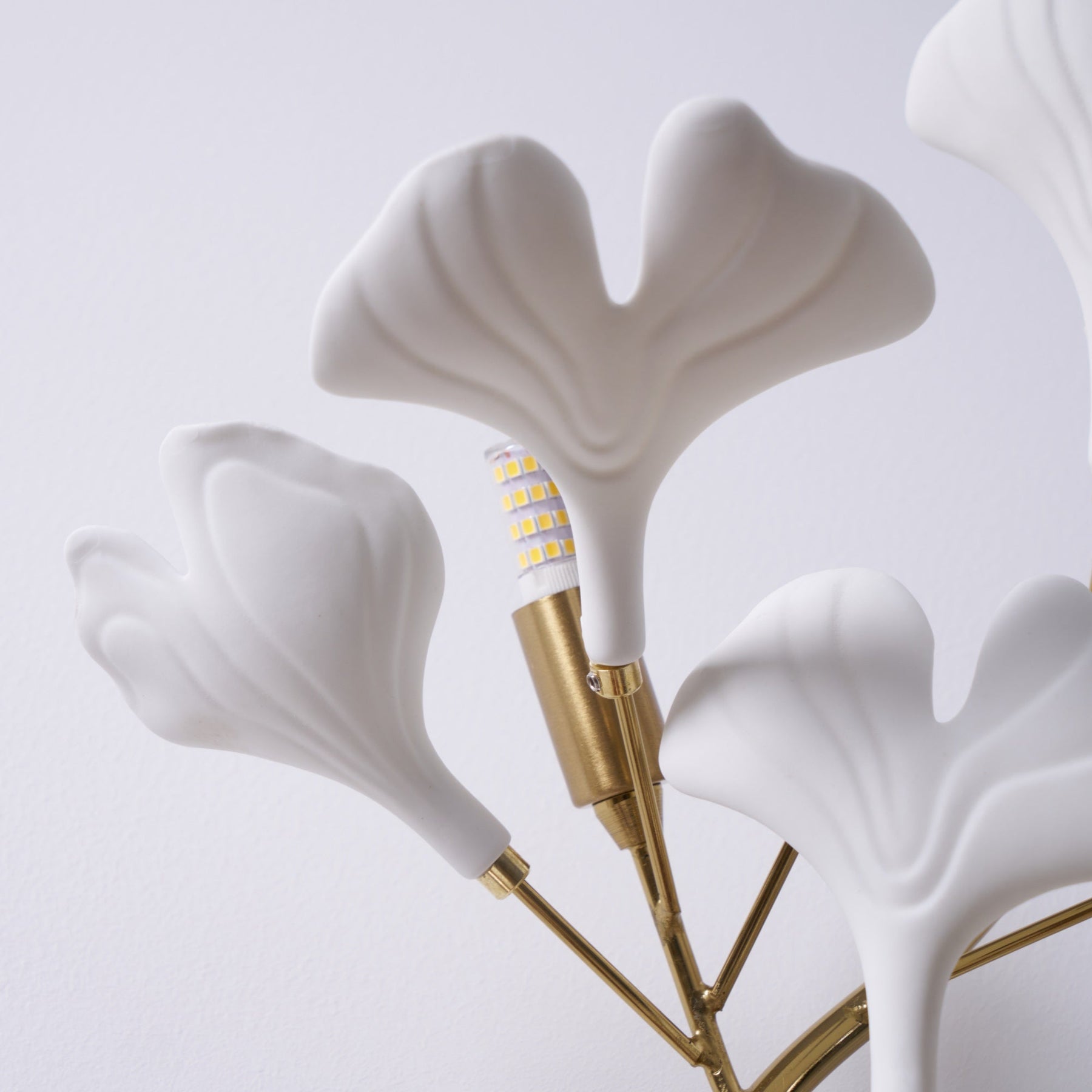 Flora | Ceramiczna lampa ścienna z motywem kwiatowym