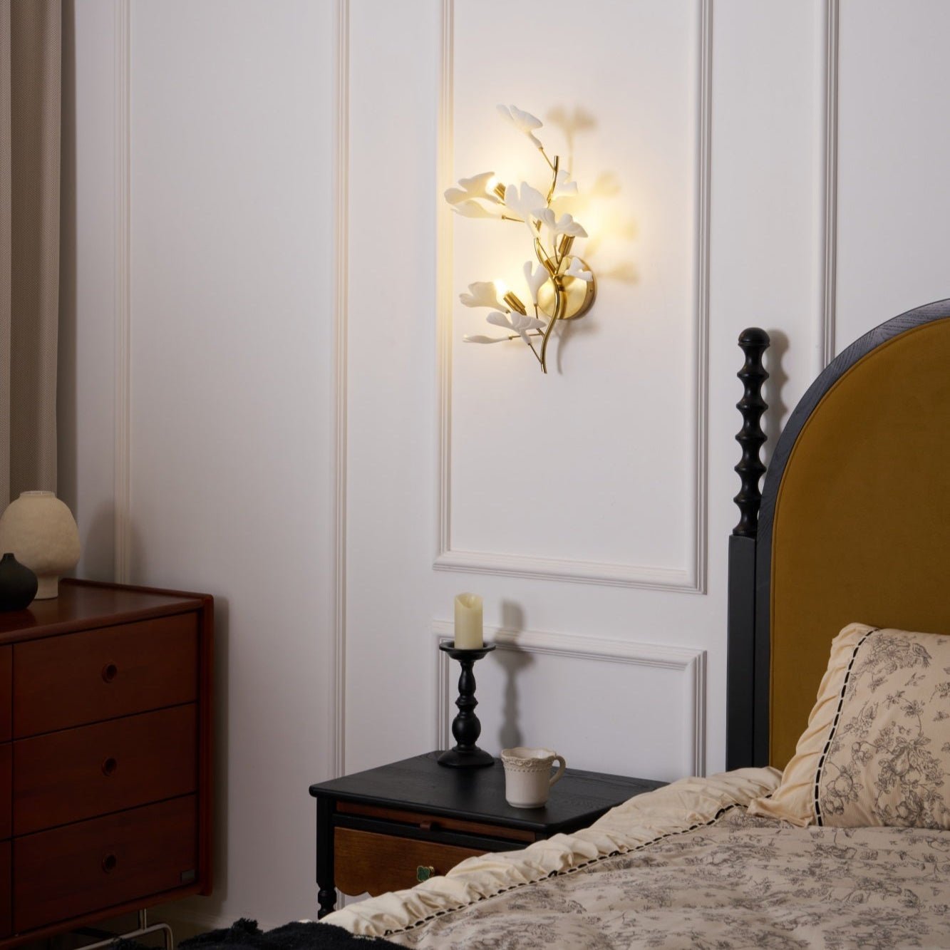 Flora | Ceramiczna lampa ścienna z motywem kwiatowym