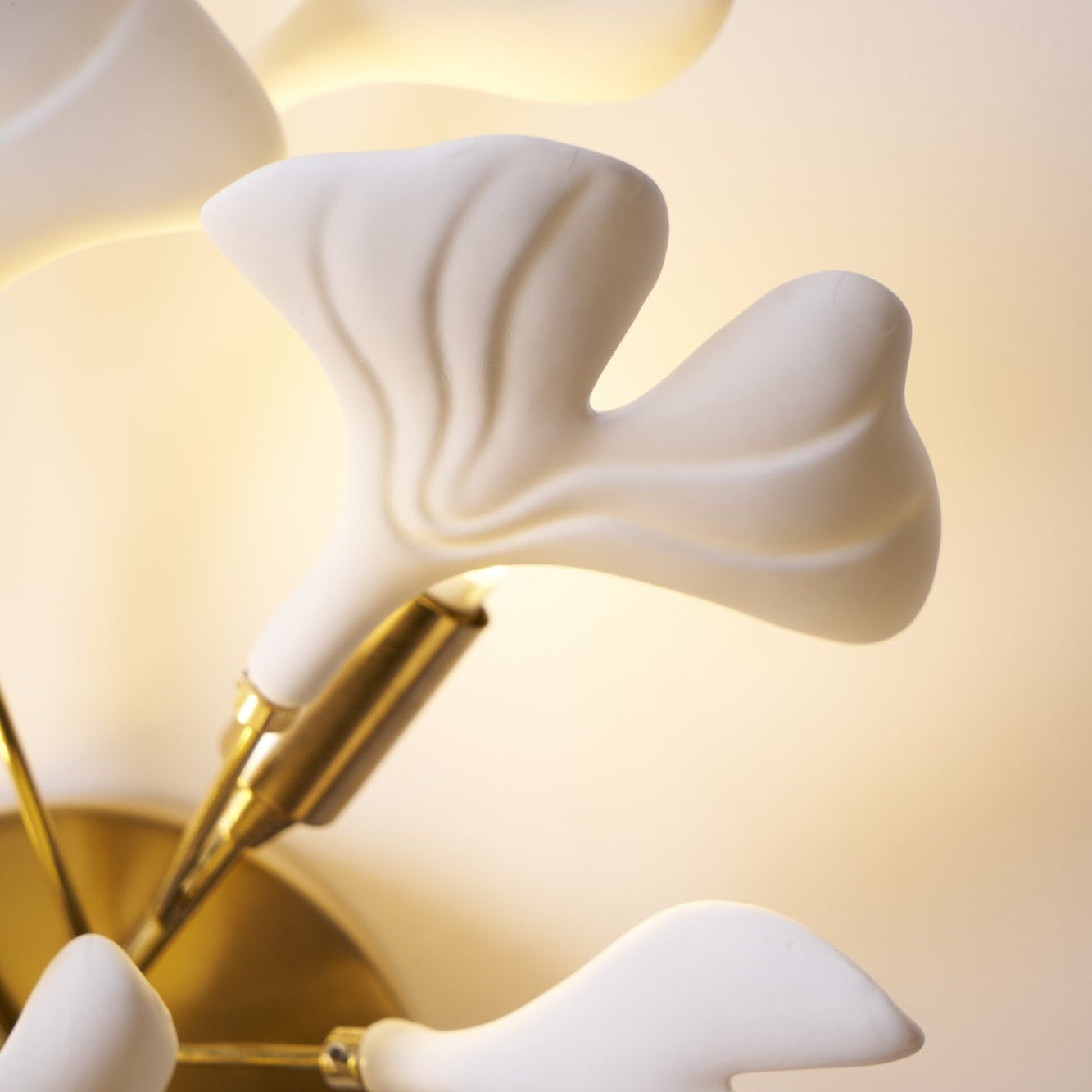 Flora | Ceramiczna lampa ścienna z motywem kwiatowym