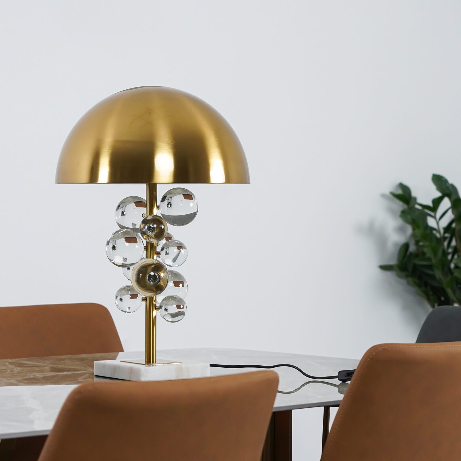 Vera | Lampa stołowa ze szkła marmurowego w stylu retro