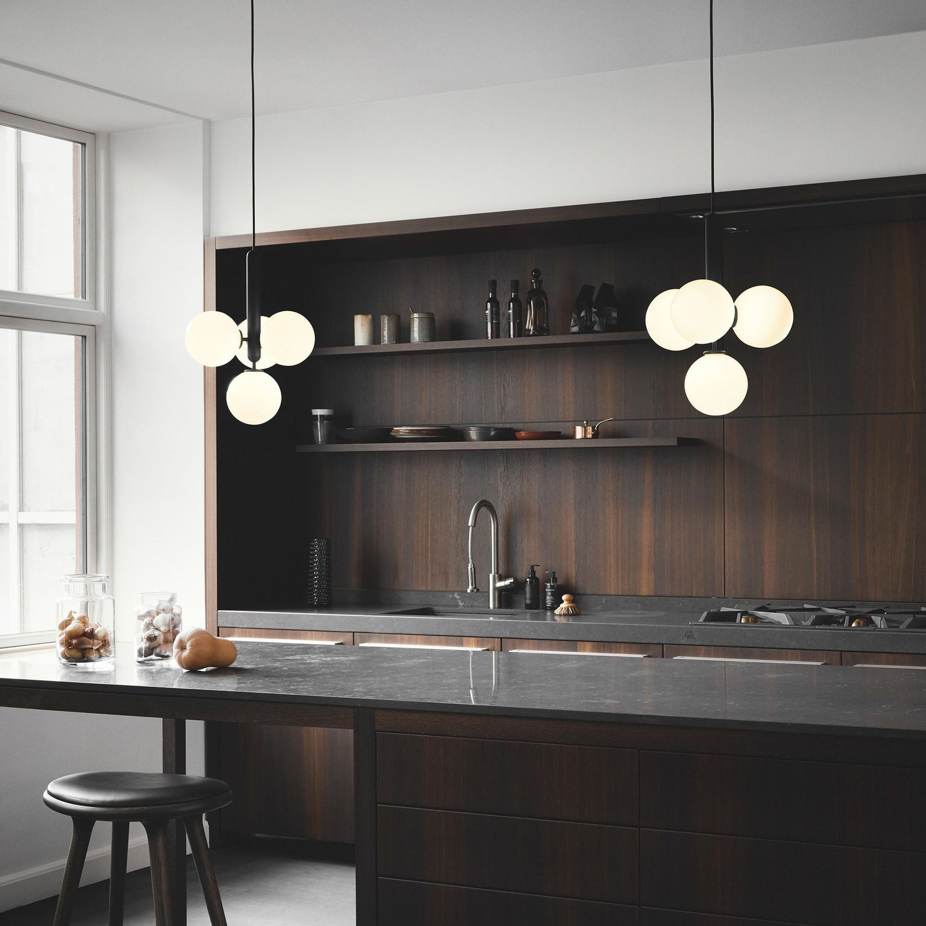 Lora | Nowoczesna szklana lampa wisząca o kulistym kształcie