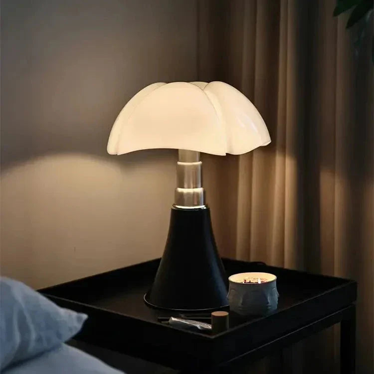 Novalta | Lampa stołowa w nowoczesnym kształcie kwiatu