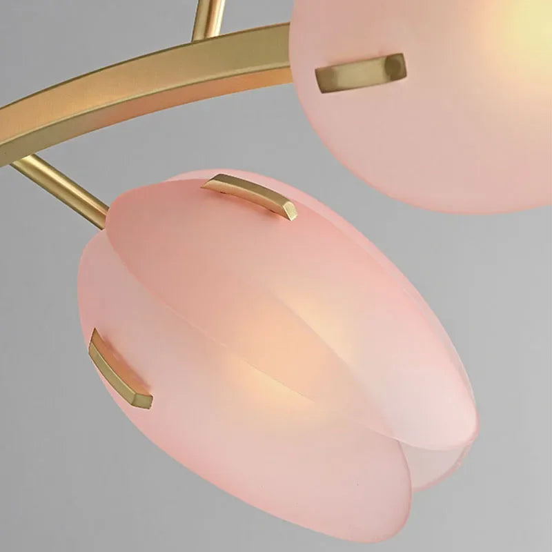 Nordlicht | Lampa sufitowa z różowego szkła w kształcie tulipana