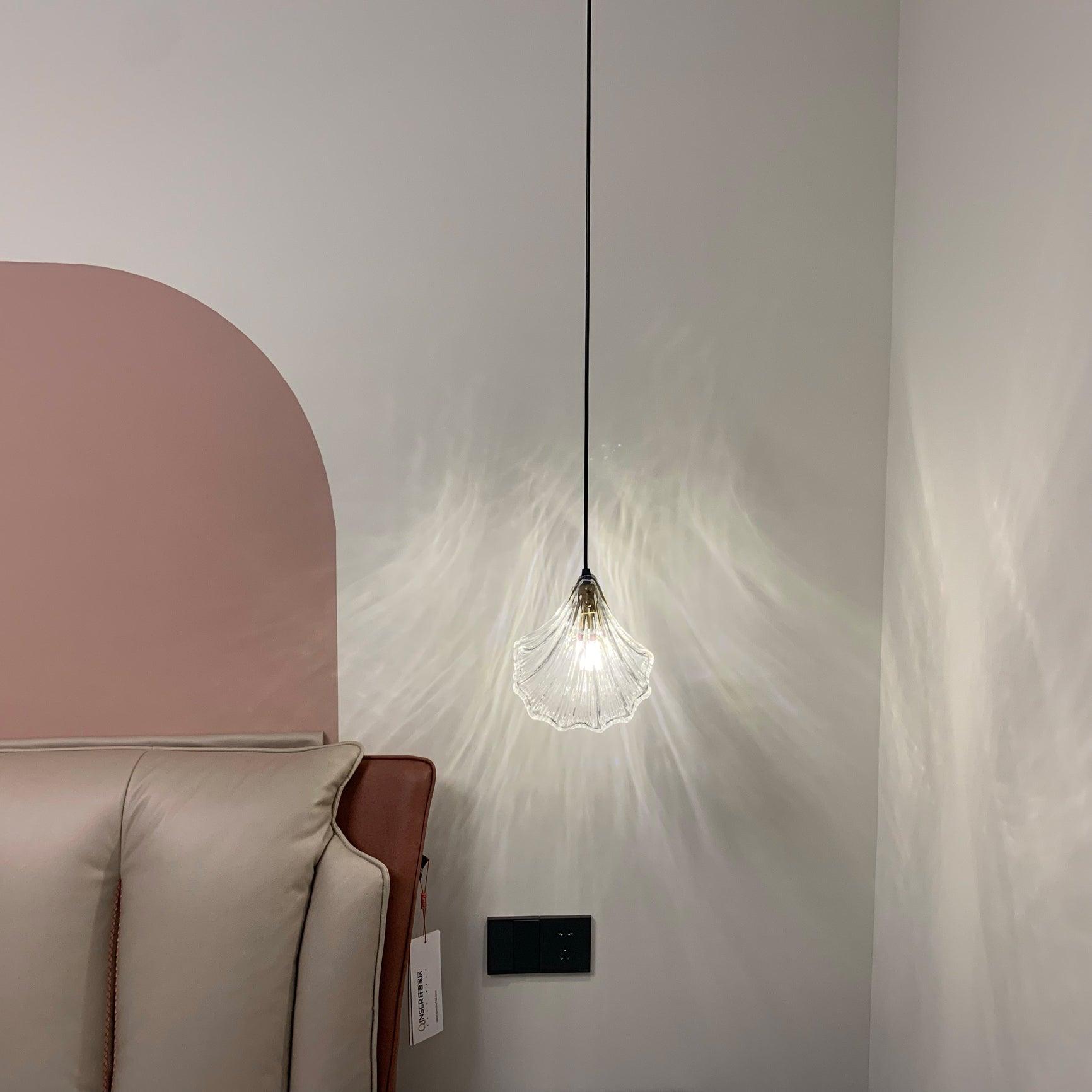 Coralia | Szklana lampa wisząca w kształcie muszli