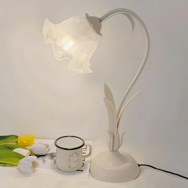 Florina | Kwiatowa lampa stołowa z kloszem w kształcie kwiatu