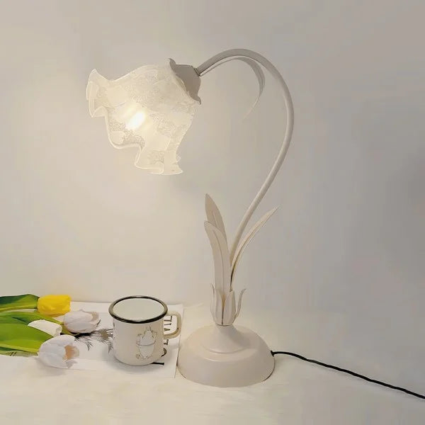 Florina | Kwiatowa lampa stołowa z kloszem w kształcie kwiatu