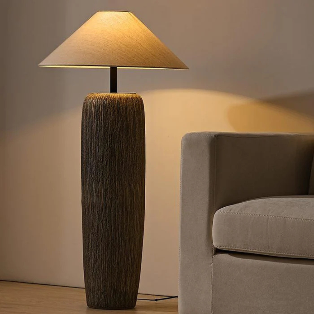 Postarzana lampa podłogowa | Drewniana lampa stojąca do wnętrz