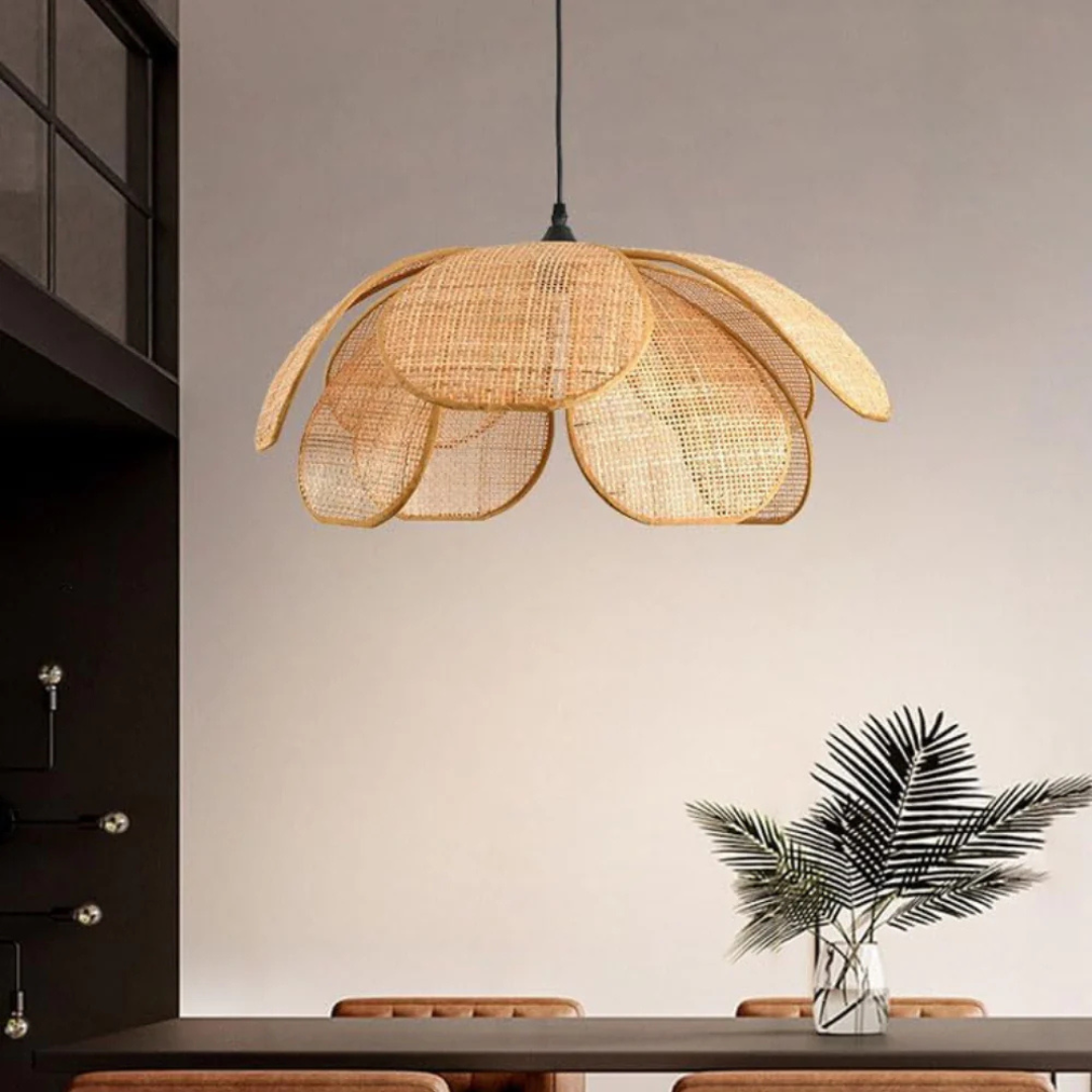 Serava | Lampa wisząca w kształcie kwiatu z rattanu