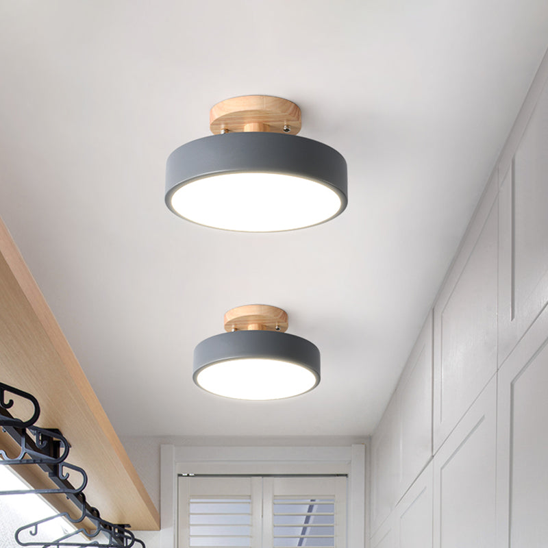 Nordora | Lampa sufitowa z drewnianym wykończeniem