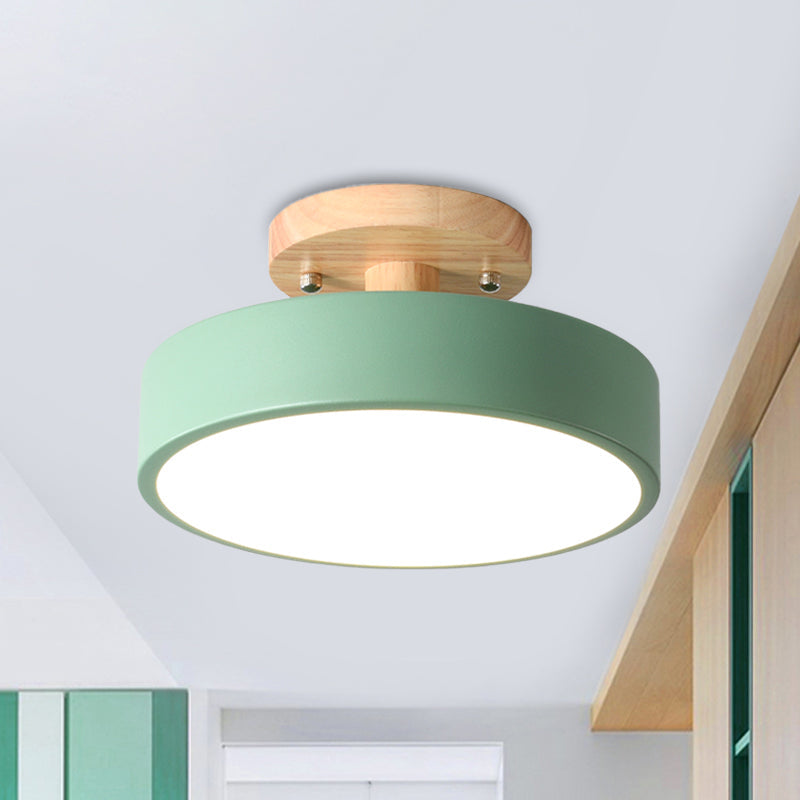 Nordora | Lampa sufitowa z drewnianym wykończeniem