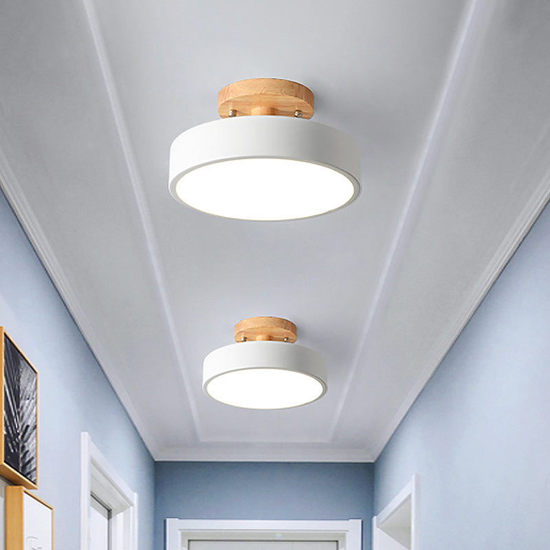 Nordora | Lampa sufitowa z drewnianym wykończeniem