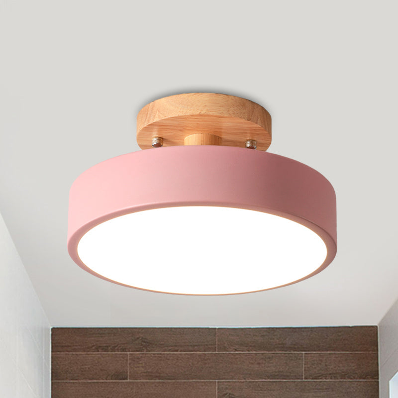 Nordora | Lampa sufitowa z drewnianym wykończeniem