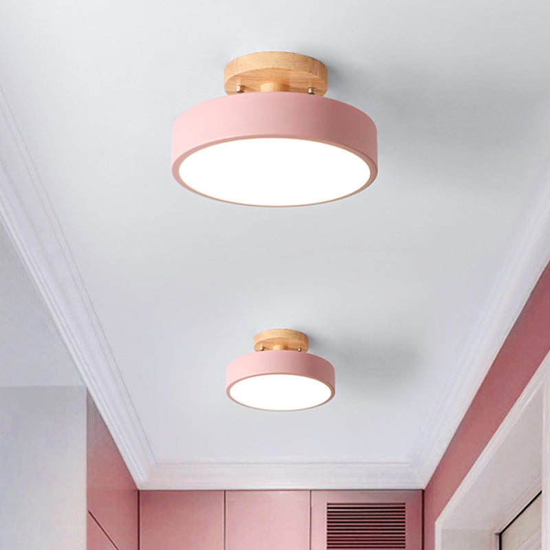 Nordora | Lampa sufitowa z drewnianym wykończeniem