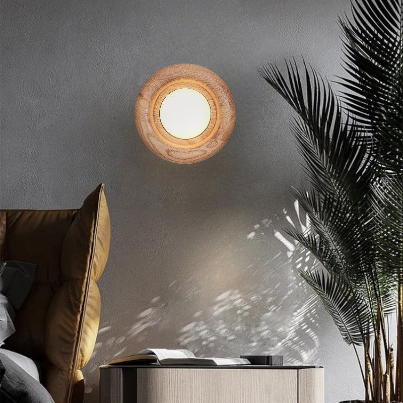 Orvian | Okrągła lampa ścienna z drewnianą ramą