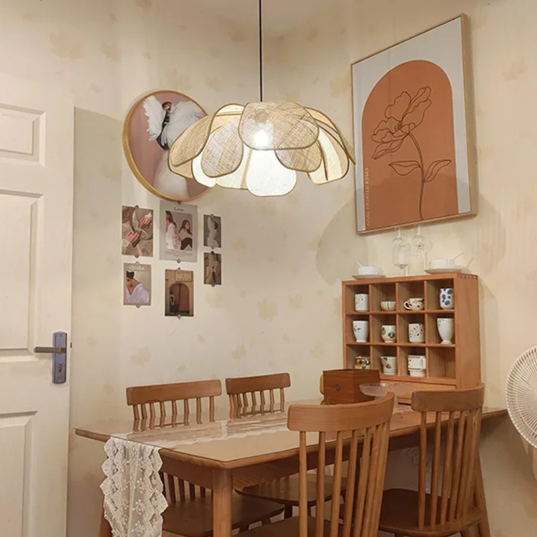 Serava | Lampa wisząca w kształcie kwiatu z rattanu