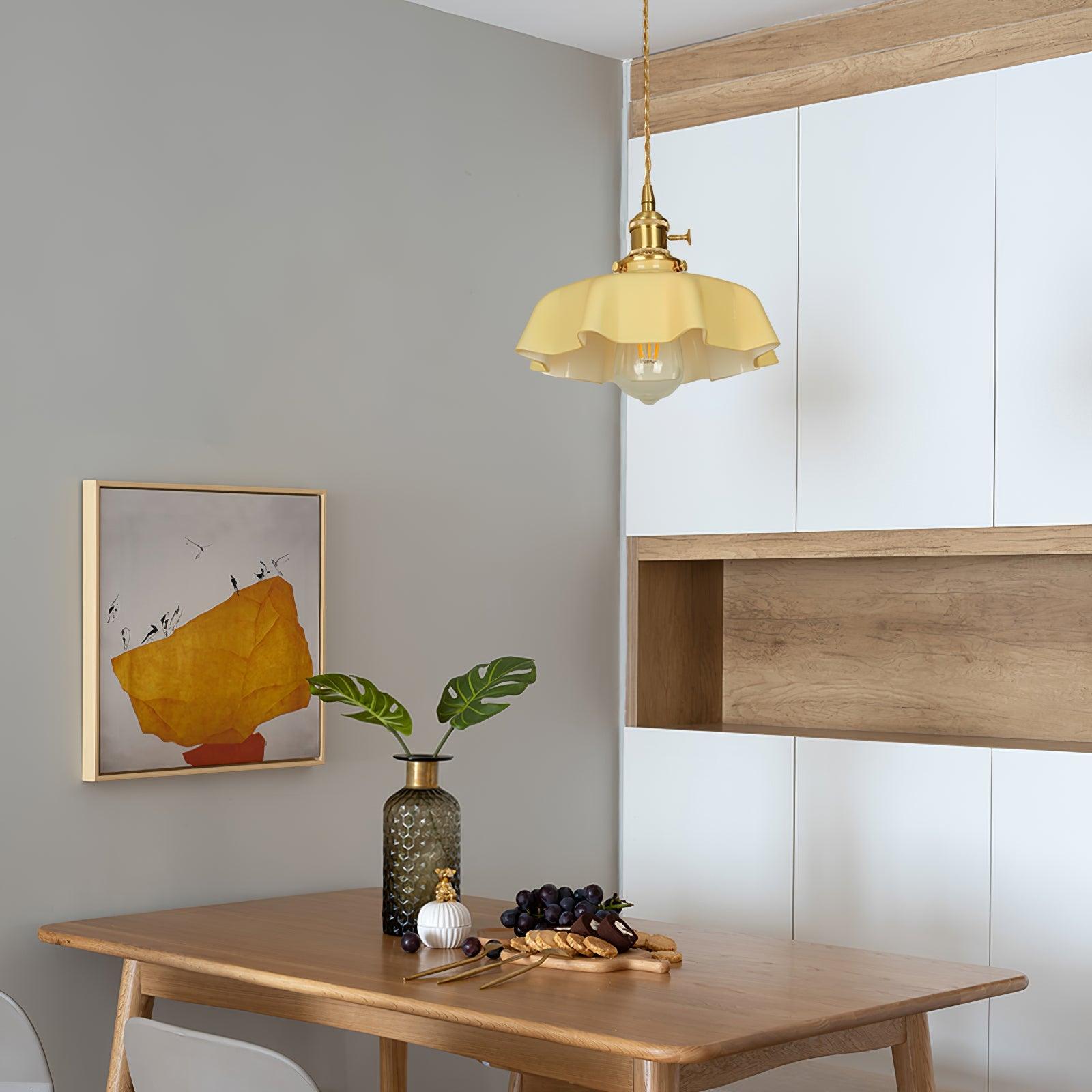 Valdina | Klosz do lampy wiszącej z falistym brzegiem