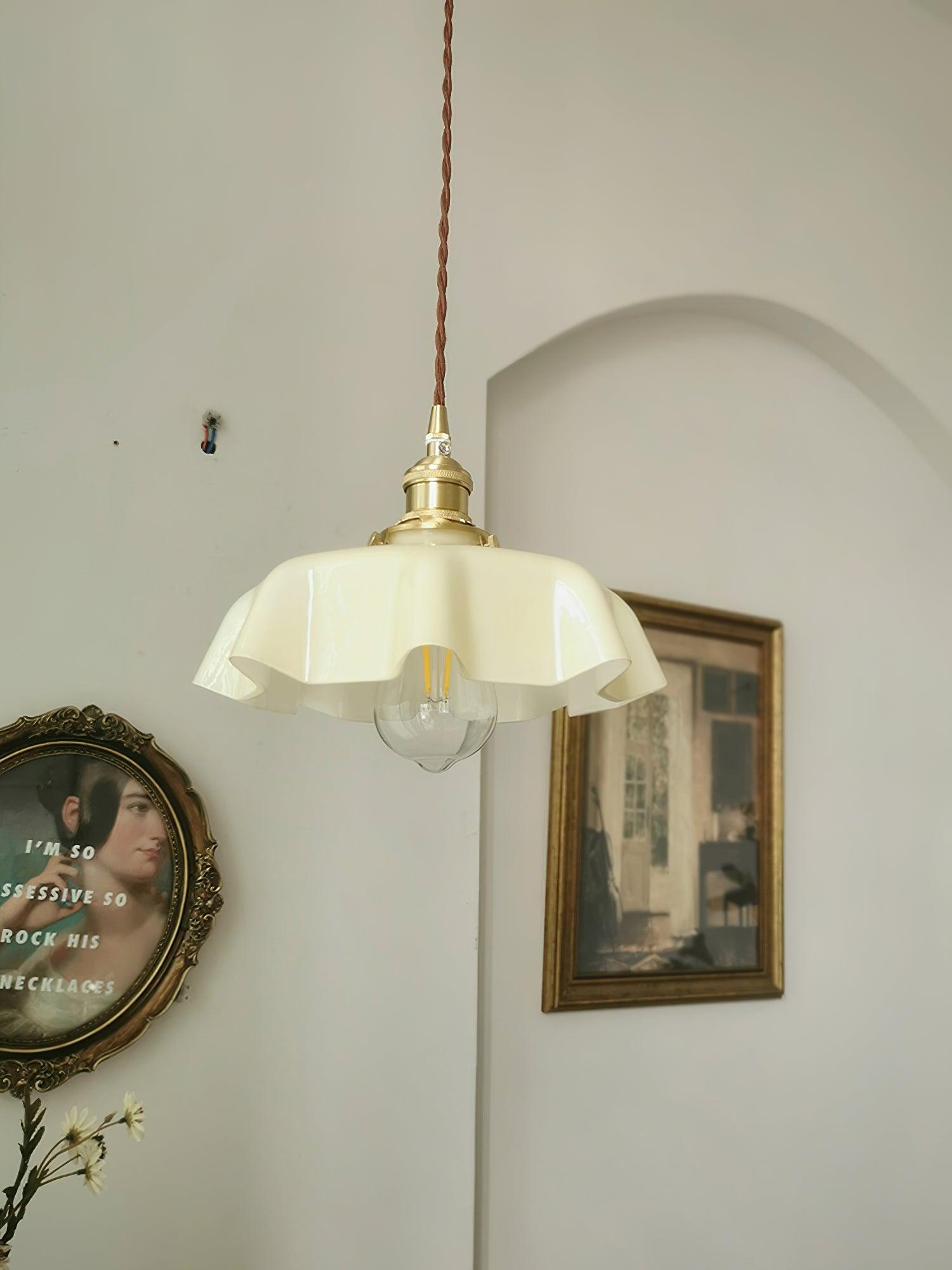 Valdina | Klosz do lampy wiszącej z falistym brzegiem