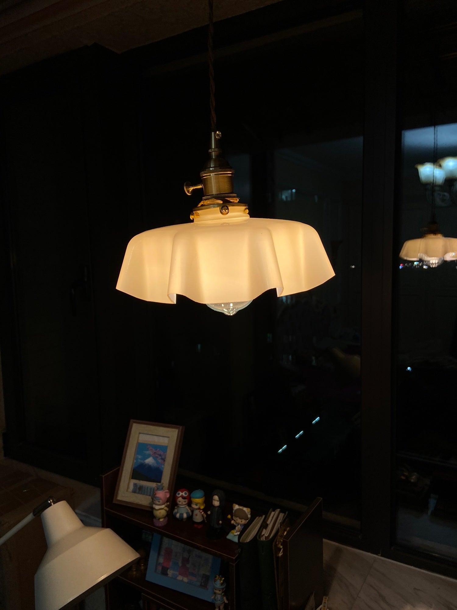 Valdina | Klosz do lampy wiszącej z falistym brzegiem