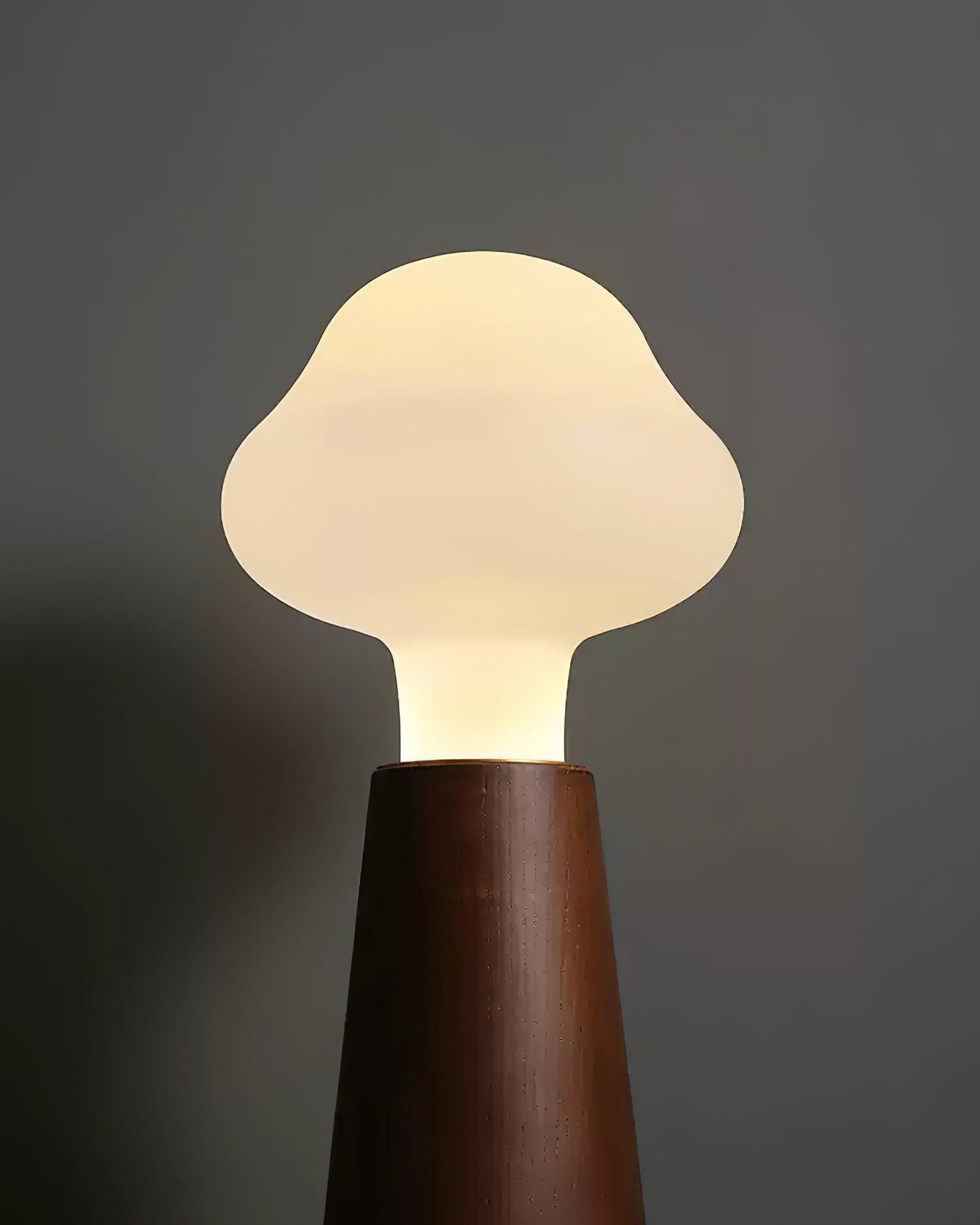 Mariel | Lampa stołowa z kloszem w kształcie grzyba