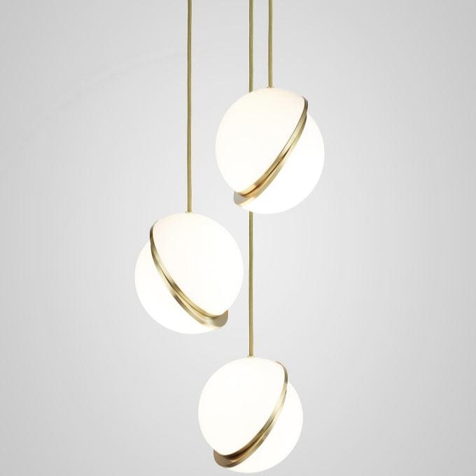 Solenne | Lampa wisząca kulista z złotymi akcentami