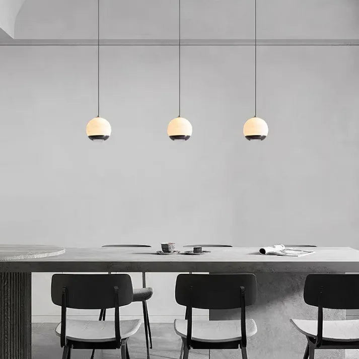 Calora | Lampa wisząca w okrągłym szklanym designie