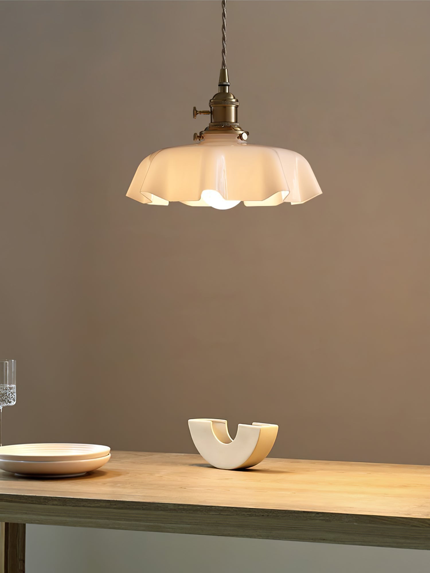 Valdina | Klosz do lampy wiszącej z falistym brzegiem