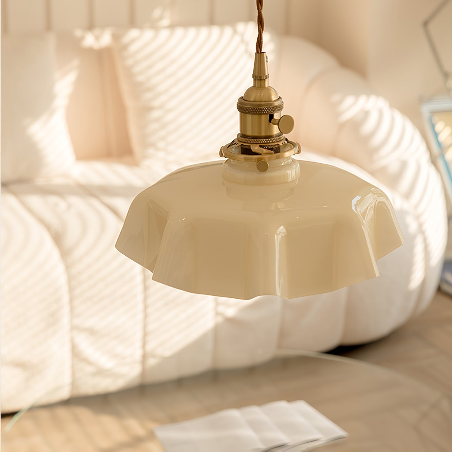 Valdina | Klosz do lampy wiszącej z falistym brzegiem