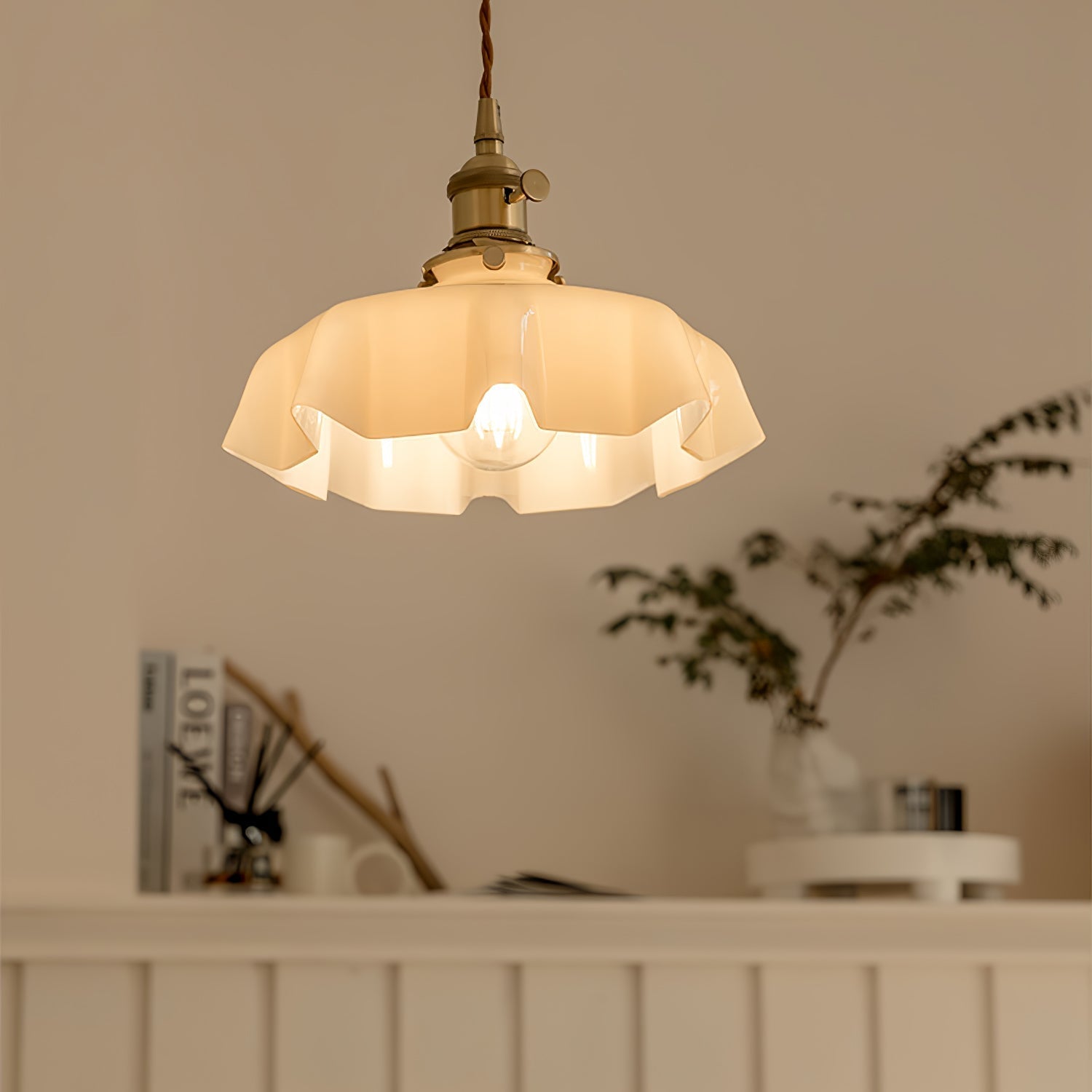 Valdina | Klosz do lampy wiszącej z falistym brzegiem