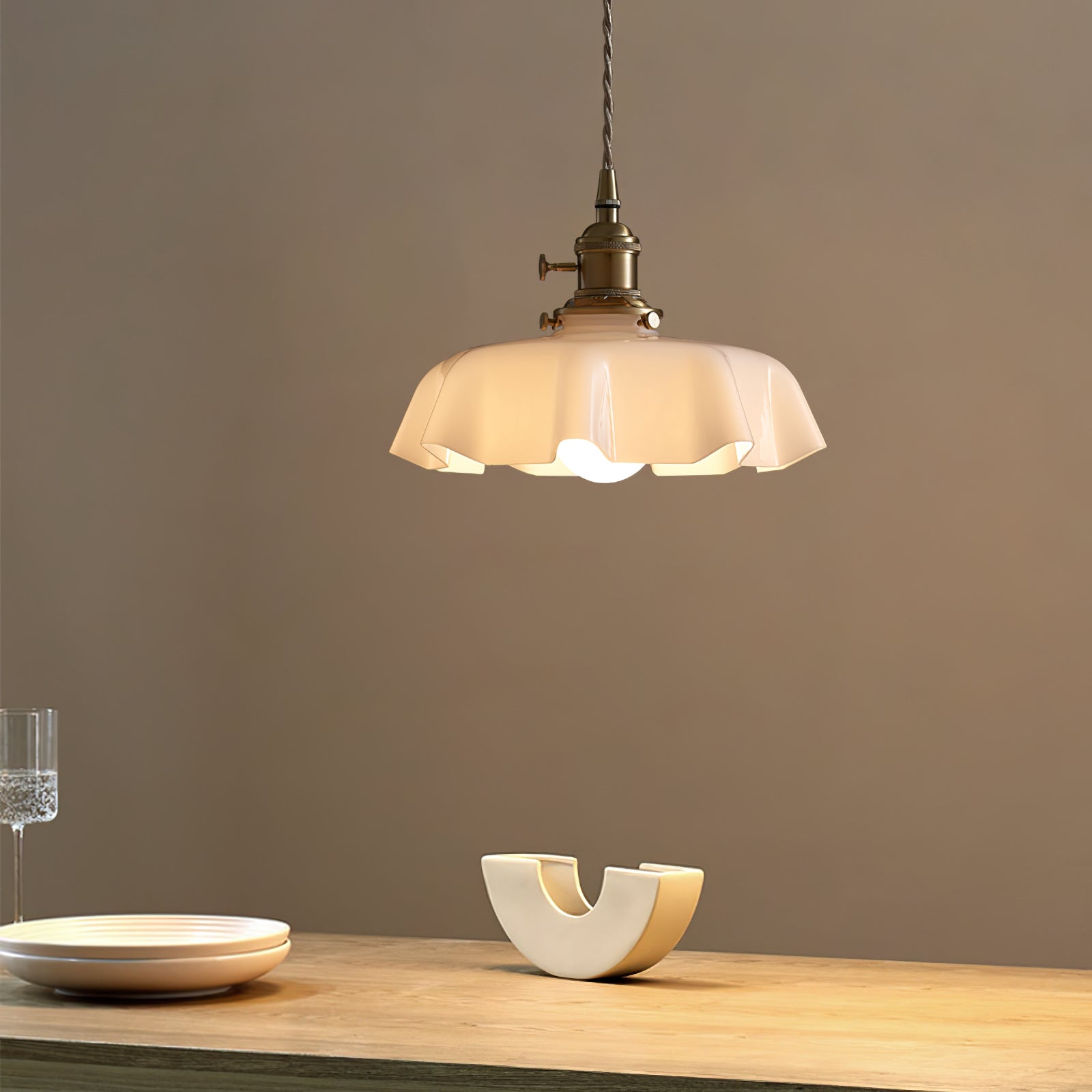 Valdina | Klosz do lampy wiszącej z falistym brzegiem