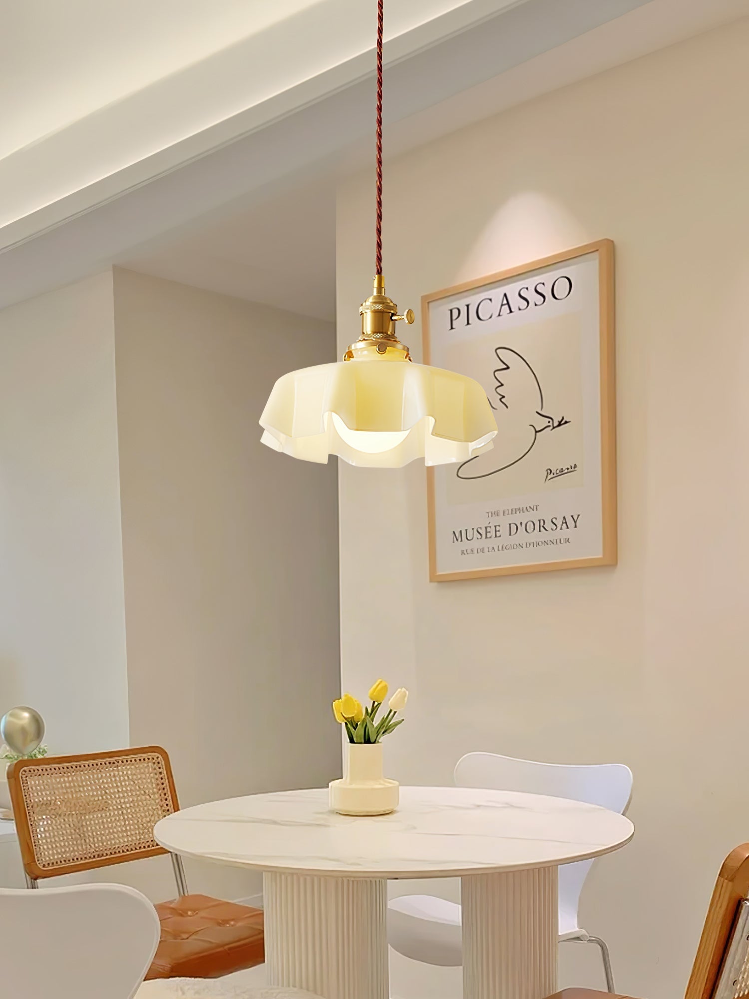 Valdina | Klosz do lampy wiszącej z falistym brzegiem