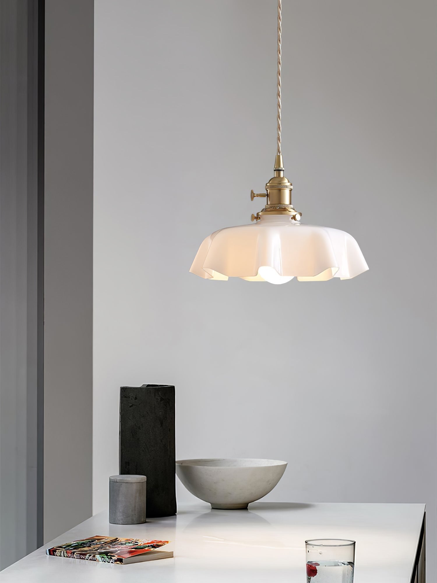 Valdina | Klosz do lampy wiszącej z falistym brzegiem